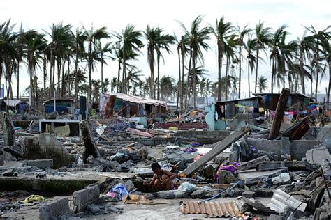 Typhoon Haiyan Anniversary: 40 Powerful Photos of the Storm that ...