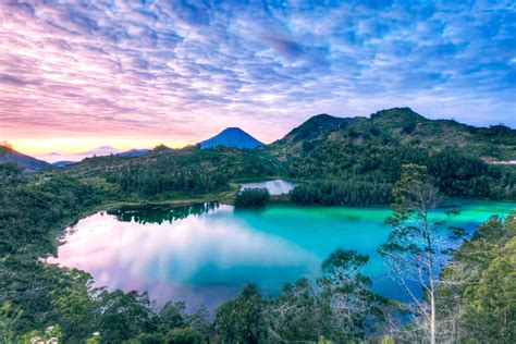 Explore the Fantastic Beauty of Telaga Warna Dieng | Yogyakarta Tour ...