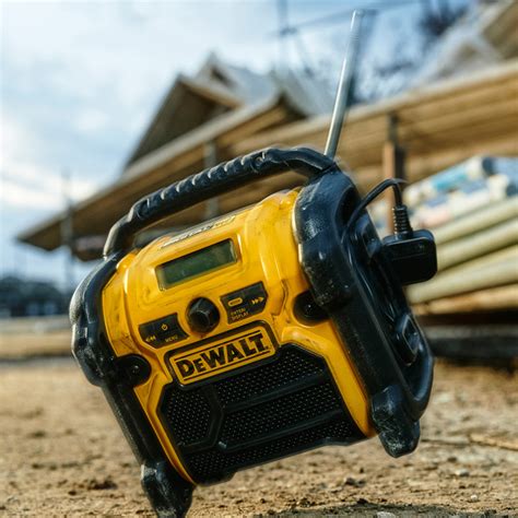 DeWalt DCR020-GB 18V XR Compact Digital DAB Radio | ubicaciondepersonas ...