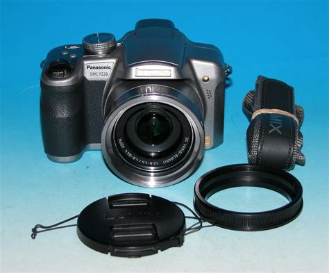 Panasonic LUMIX DMC-FZ28 10.1MP Digital Camera - Silver