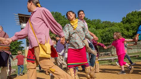 Stomp Dance Demonstration | Chickasaw Cultural Center