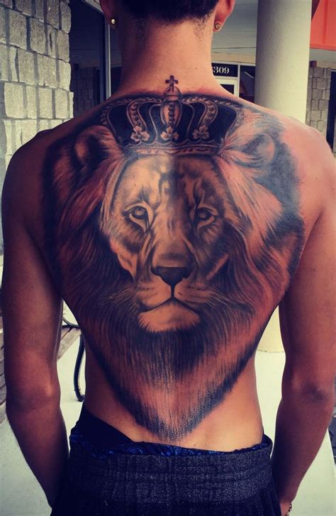 15+ Realistic Lion Back Tattoo Designs and Ideas | PetPress | Lion back ...