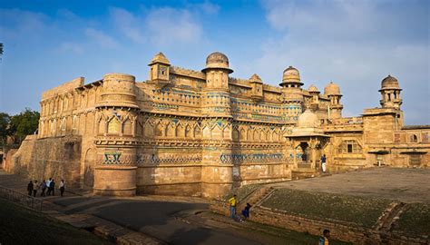 Visit Gwalior Fort and Jai Vilas Palace Museum