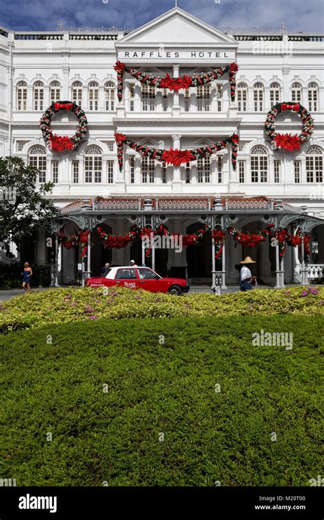 Raffles Hotel in Singapore Stock Photo - Alamy