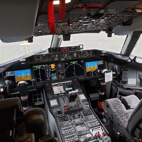 Boeing 777x Cockpit