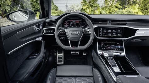 Audi RS6 Interior Layout & Technology | Top Gear