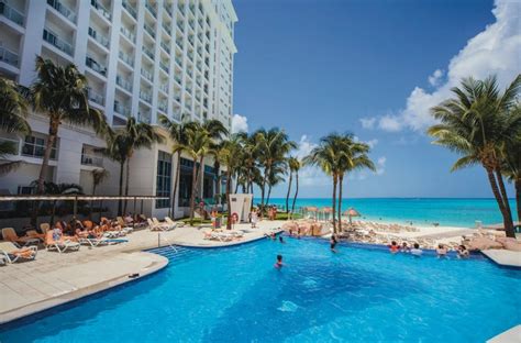 Riu Cancun Wedding - Modern Destination Weddings