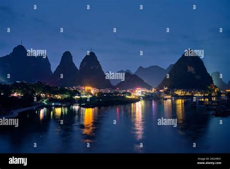 Karst towers china hi-res stock photography and images - Alamy