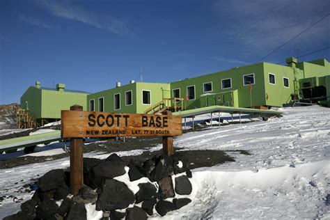 The Scott Base sign with buildings behind | Antarctica NZ