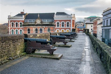 Derry City Walls - History and Facts | History Hit