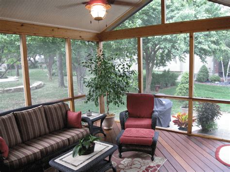 Best Screened In Porch Flooring Options - EasyHomeTips.org