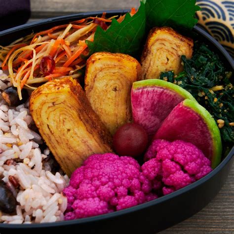 Vegan Bento Box Ideas with Vegan Tamagoyaki