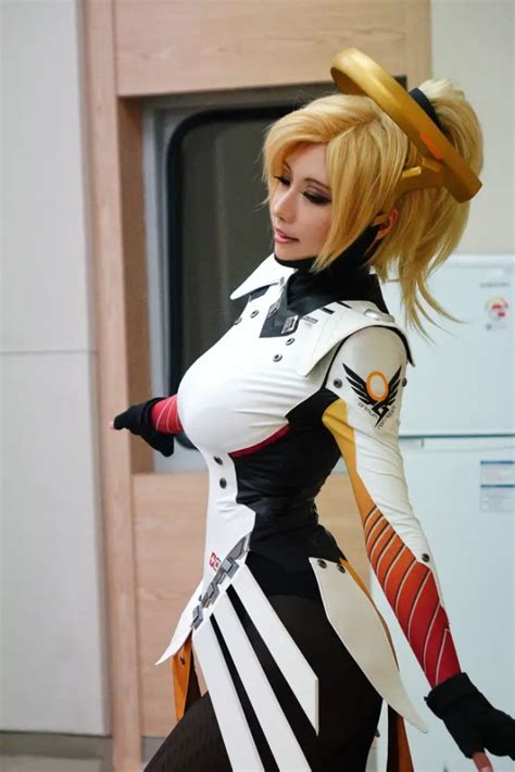 Overwatch: Mercy Cosplay by Tasha • AIPT