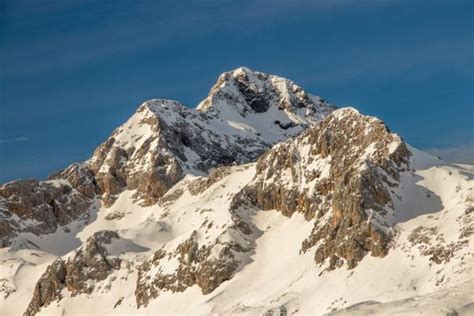 10 of the Best Mountains in the World to Climb for Beginners