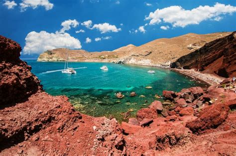 21 Best Beaches in Santorini (for Your Bucket List!)