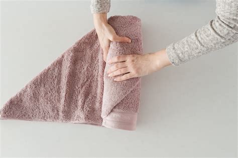 Towel Folding Techniques: Elevate Your Bathroom's Presentation – Olavanta