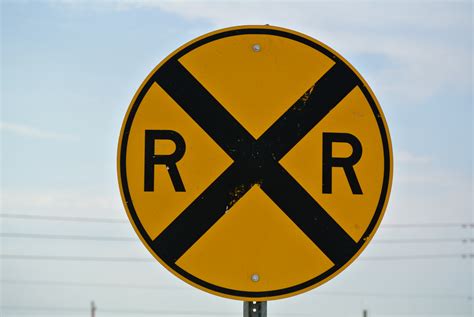 [QUIZ] How Well Do You Know American Road Signs? - The News Wheel