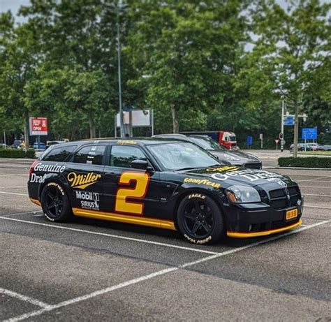 Dodge Magnum with a Rusty Wallace paint scheme : r/NASCAR