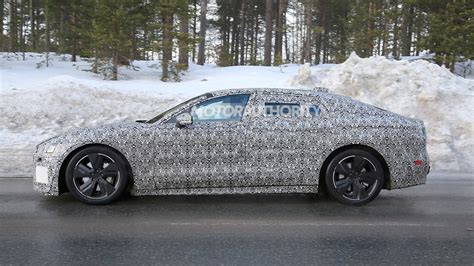 2021 Jaguar XJ spy shots