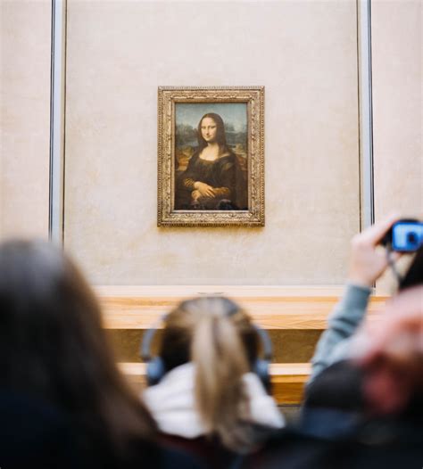 6 Times The Mona Lisa Has Been Vandalised Throughout History