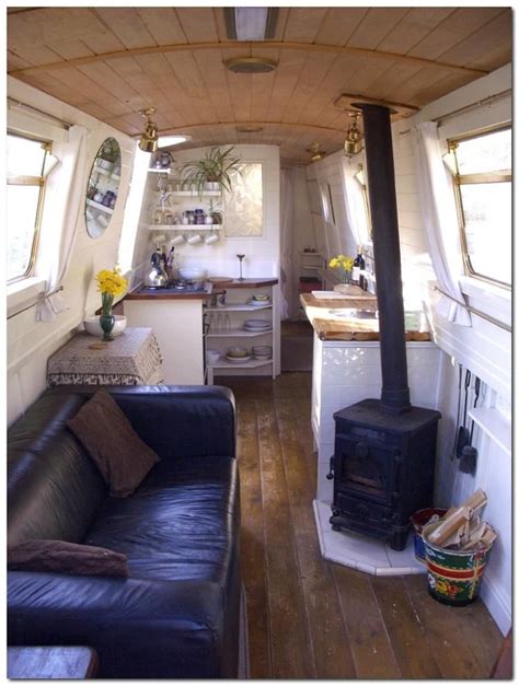 20+ Amazing Houseboat Interiors Ideas | Boat house interior, Narrowboat ...