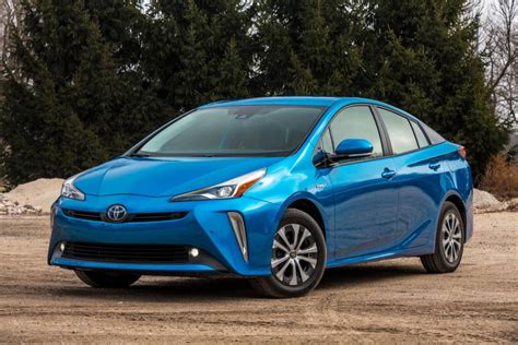 Toyota Prius 2022 : la grand-mère des voitures électriques sur ...