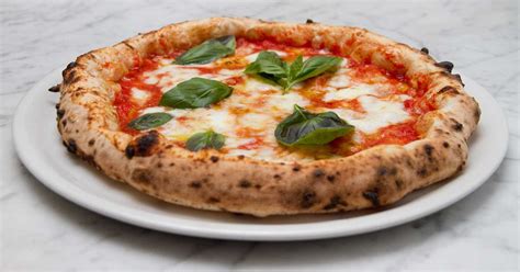 Pizza Margherita - Italian Concept