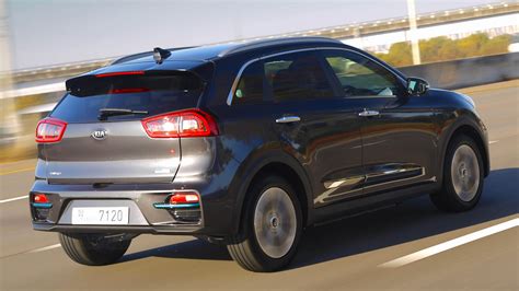 Kia Niro - features, specifications, photos, video