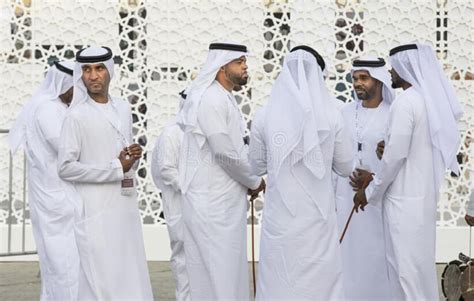 Kandura | The Emirati Men's Fashion in the UAE