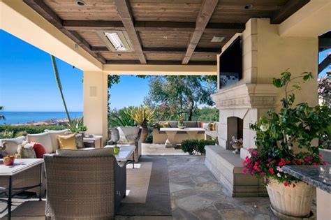 16 Beautiful Mediterranean Patio Designs That Will Replenish Your Energy