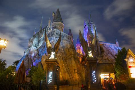 Universal Orlando Nighttime Show Hogwarts Always - The Park Prodigy