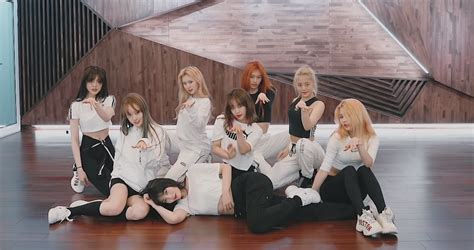 Weki Meki’s “Picky Picky” gets a performance version, dance practice ...