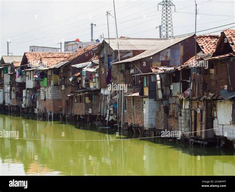 The slums of Jakarta are the capital of Indonesia Stock Photo - Alamy