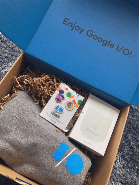 Branded Swag Boxes: How To Impress Customers & Employees