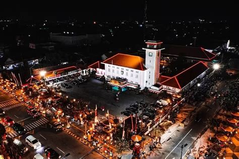 Ikon Kota Madiun Pahlawan Street Center, Suguhkan Pengalaman Keliling ...