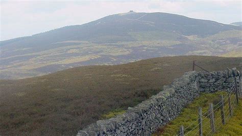 Moel Famau Jubilee Tower restoration under way - BBC News