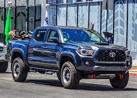 2024 Toyota Tacoma TRD Off-Road vs. 2023 Chevy Colorado ZR2: Which ...