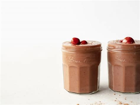 Chocolate and Tart Cherry Smoothie - Veg Girl RD