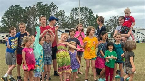 5 Tips For Making Friends While RVing Full Time - Let's Travel Family