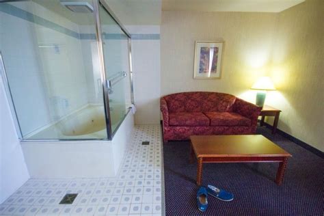 19 Infuriating Photos Of Hotels That Are Honestly Just Unforgivable