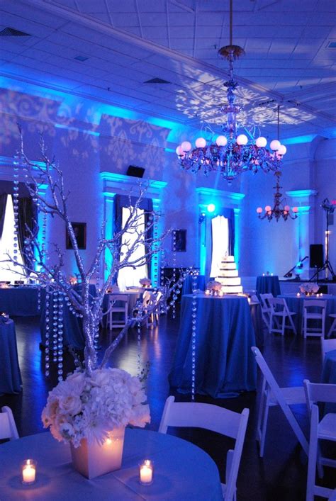 éclairage bleu | Sweet 15 party ideas quinceanera, Quinceanera party ...