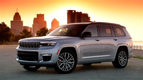 Chrysler recalls more than 330,000 Jeep Grand Cherokee vehicles