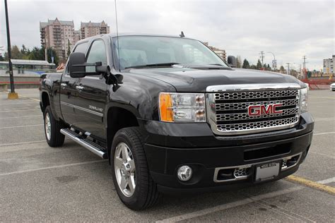 2013 GMC Sierra 2500 Denali HD - AXIS AUTO