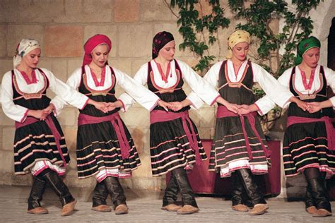 folk dance costumes - Google Images | Greek costume, Greek traditional ...