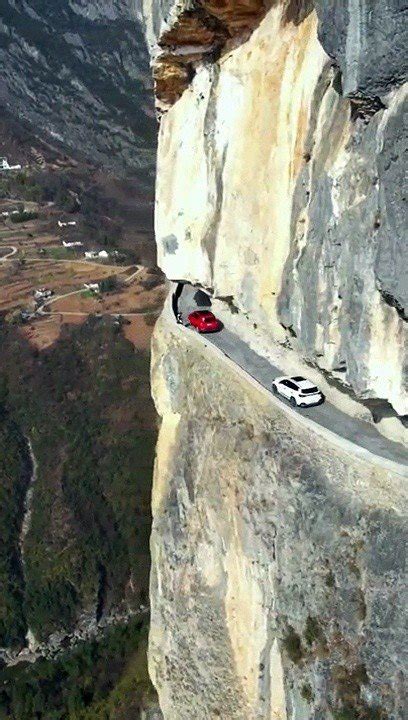 This mountain road in China is dizzying : Discover the best videos Ti