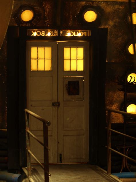 [Spoilers] First look at 13's Tardis Interior : r/gallifrey