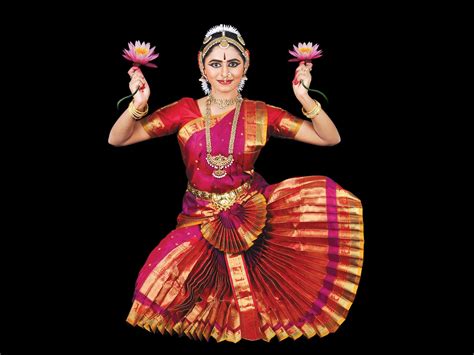 Bharatanatyam - Indian classical dance form Dancing Pose, Dance Poses ...