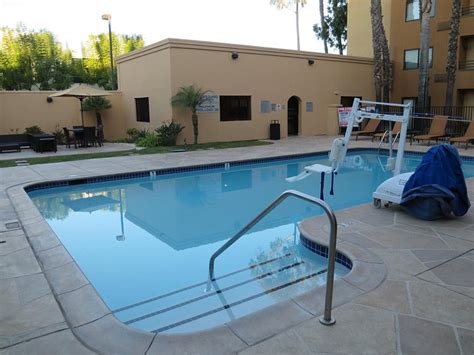 Sonesta Select Los Angeles Torrance South Bay Pool: Pictures & Reviews ...