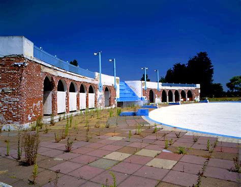 Finchley Lido | Art deco buildings, Abandoned hospital, Lido