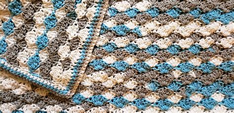 Ravelry: Solid Shell Stitch Blanket pattern by Rhondda Mol (Oombawka ...